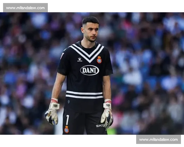 巴萨官宣霍安・加西亚！自掏 2634 万欧解约金加盟，签约六年锁定未来主力