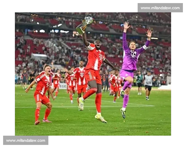 裁判视角直击！奥利塞奔袭半场破曼联，顶级速度震撼全场