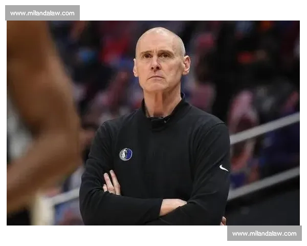 卡莱尔 G5 致命决策!弃用麦康奈尔葬送逆转,后场组合再陷泥潭 卡莱尔 G5 致命决策!弃用麦康奈尔葬送逆转,后场组合再陷泥潭