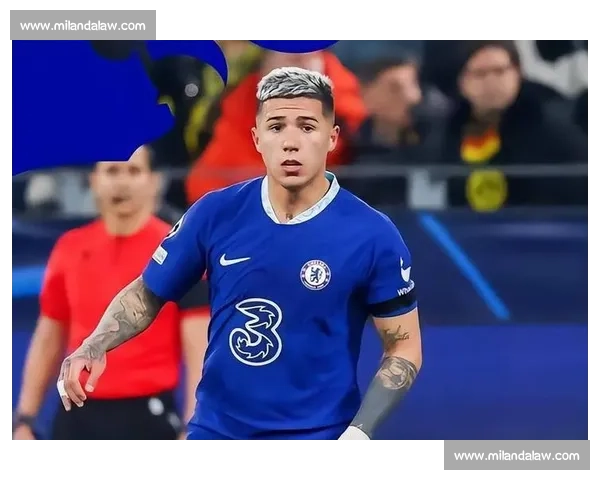 恩佐：切尔西中场指挥官，双料王引领攻防新高度