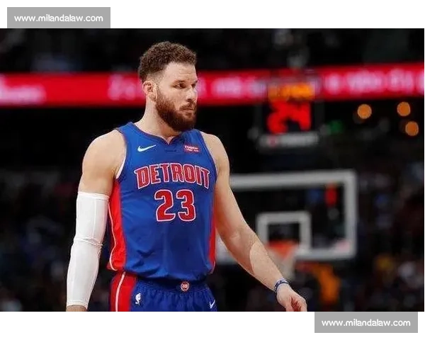 火箭欲交易 “白魔” 惠特摩尔,瞄准顶级 3D 侧翼冲击总冠军 火箭欲交易 “白魔” 惠特摩尔,瞄准顶级 3D 侧翼冲击总冠军